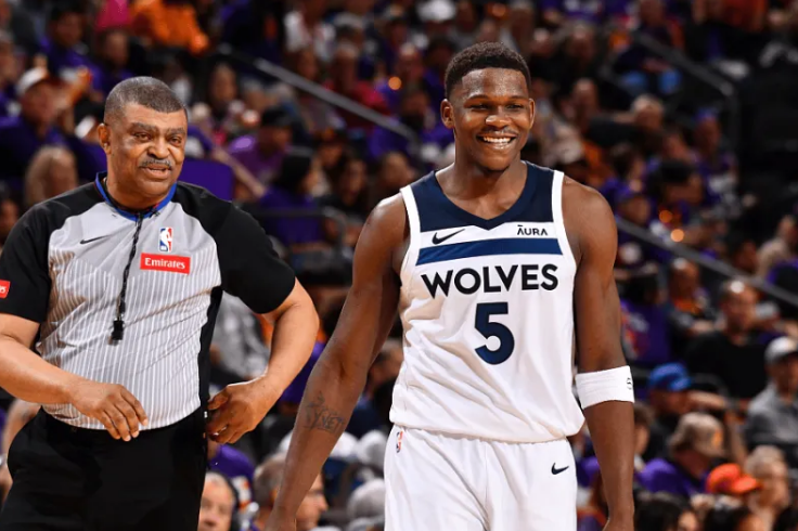 包含最后时刻胜出引发热议！，纳达尔在独行侠比赛中晋级下一阶段再创辉煌时刻的词条-九游正版